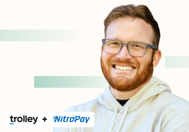 Photo du cofondateur de NitroPay, Cody Bye, avec les logos de Trolley et de NitroPay